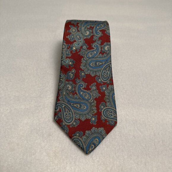 Geoffrey Beene Tie Men's Multi Paisley Red Blue 100% Silk Neck Tie 56 x 3.25 - Picture 1 of 7